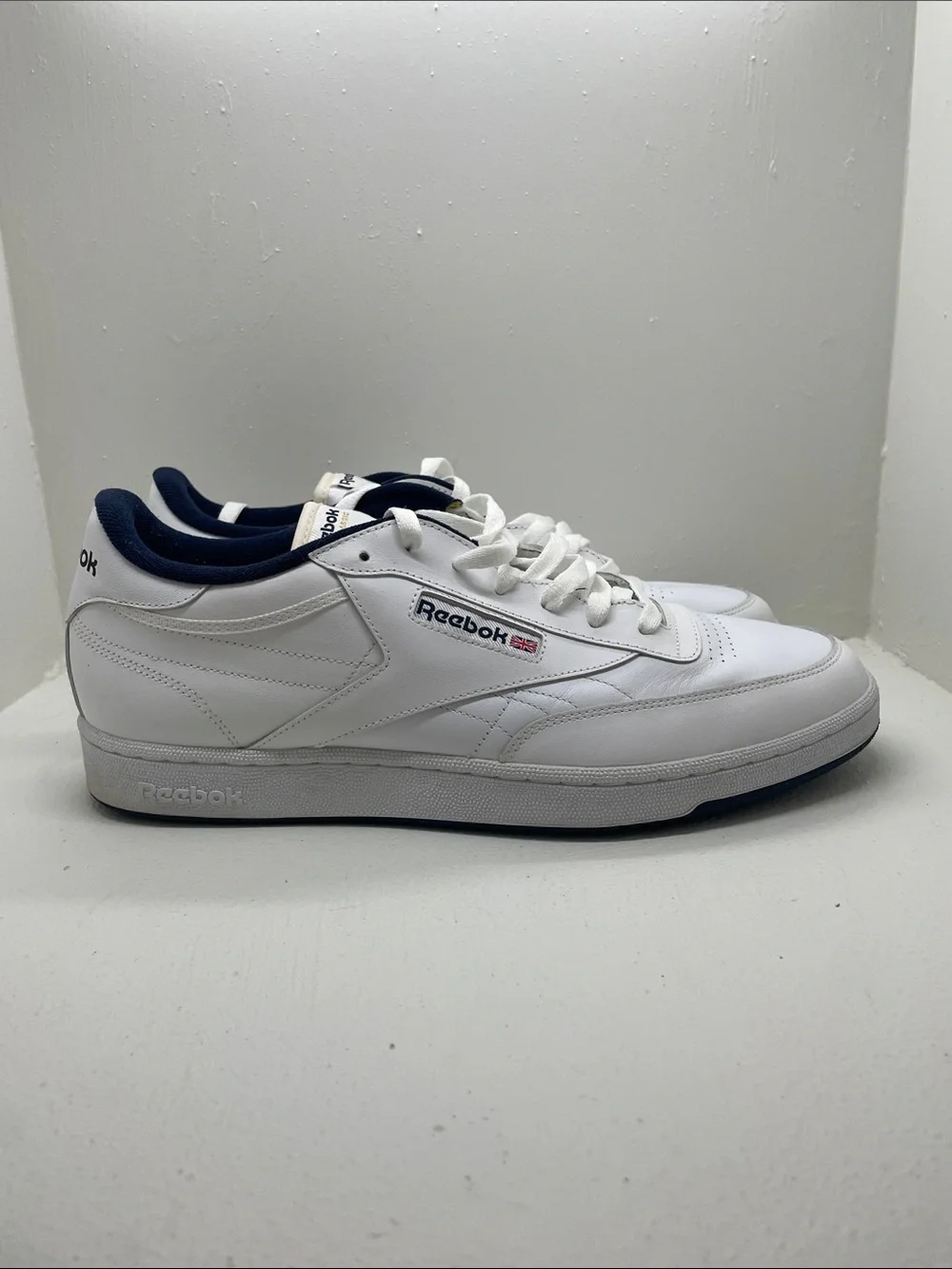 Reebok White Sneakers with Navy Accent Low-Top sz 14 men’s